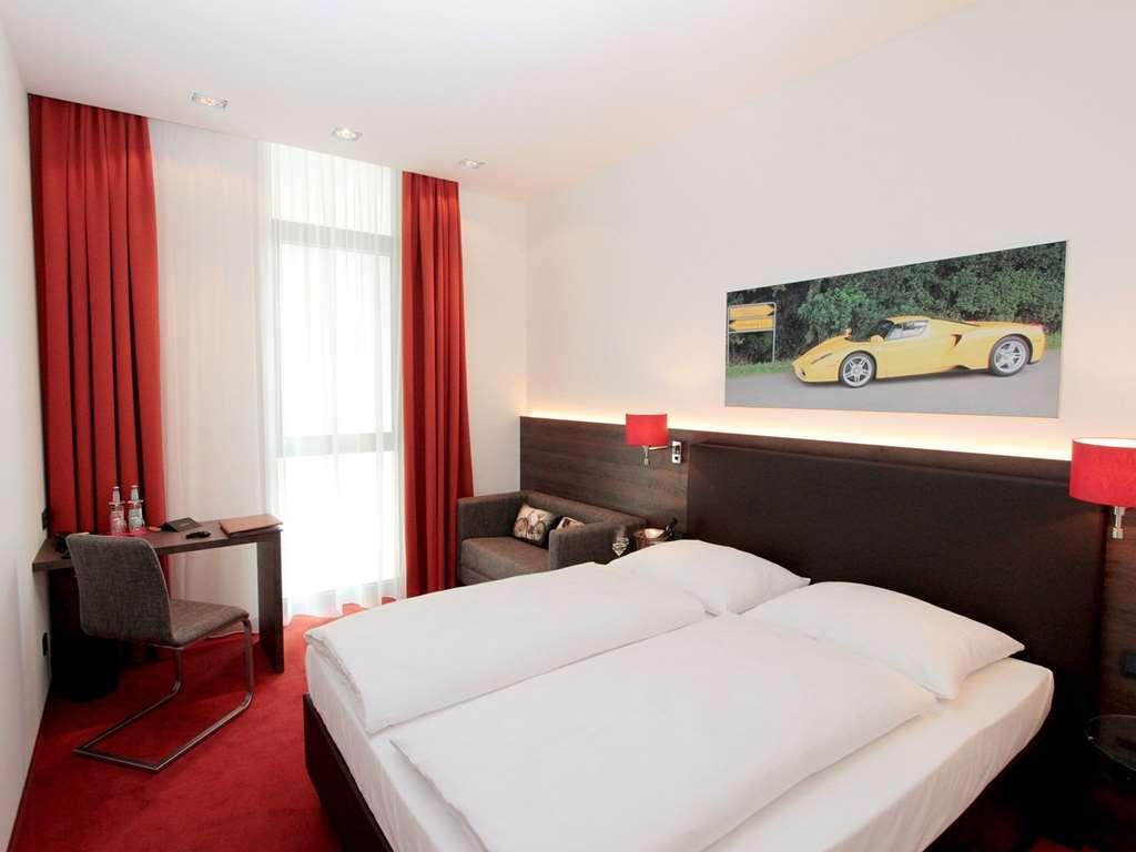 The Classic Oldtimer Hotel Ingolstadt Ruang foto