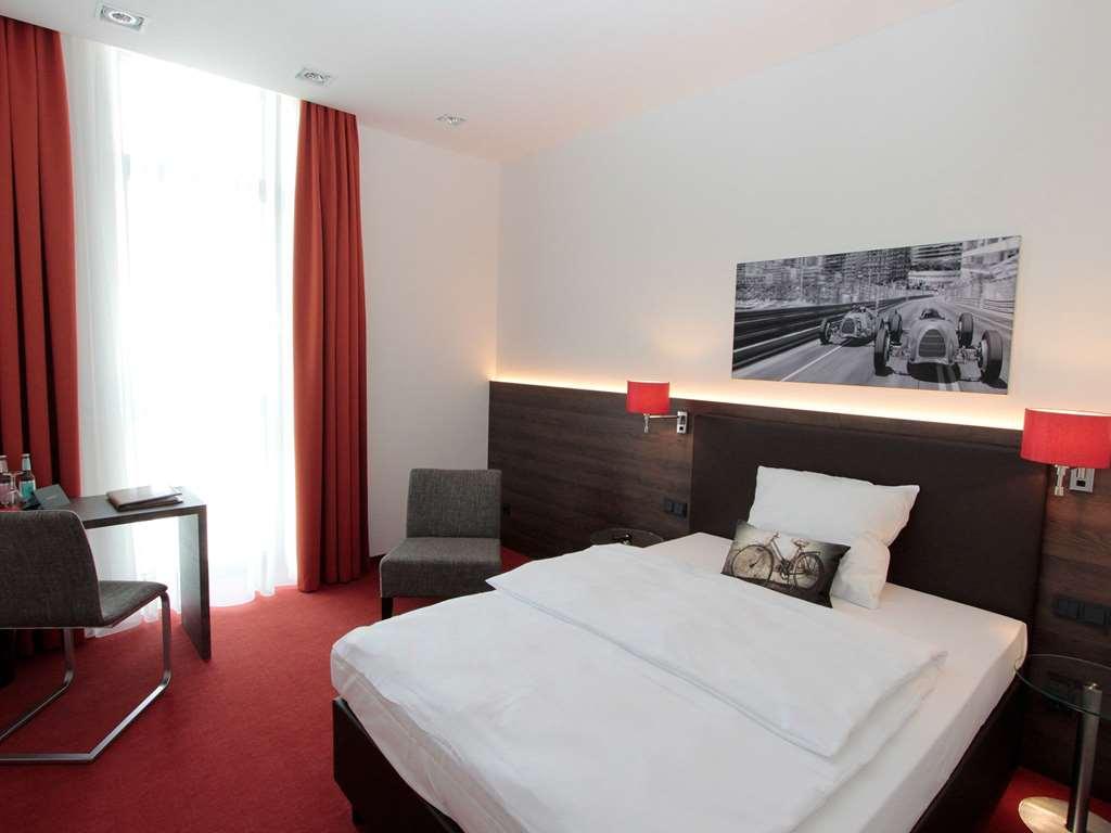 The Classic Oldtimer Hotel Ingolstadt Ruang foto
